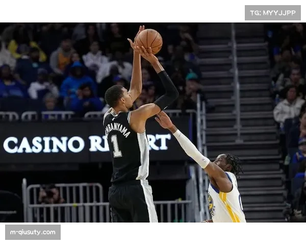 文班亚马首节展现惊人体魄连送两帽鹈鹕全队仅得一记封盖